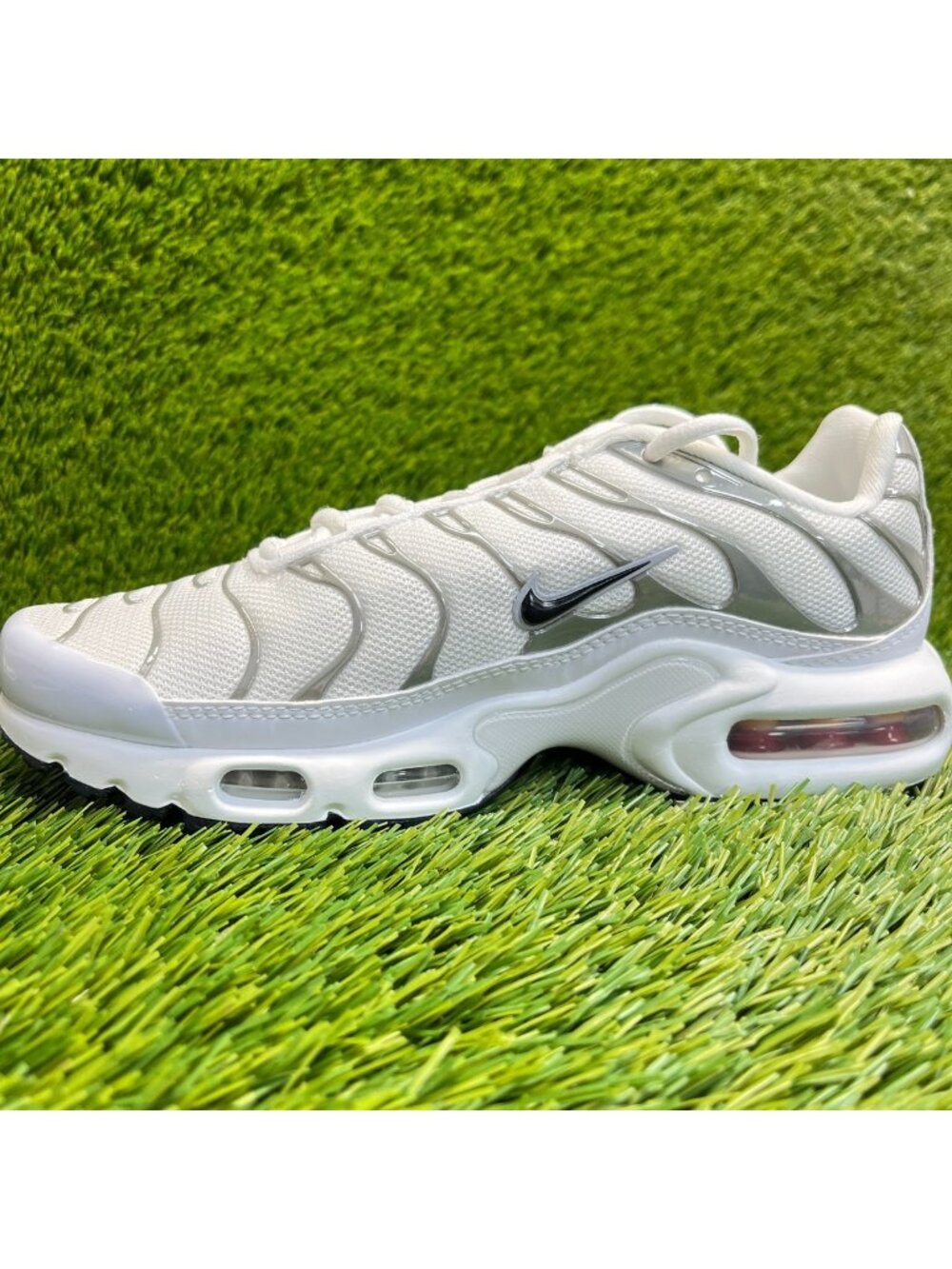Nike Air Max Plus SE Womens Size 6 White Athletic Running Walking Shoes Sneakers - Picture 2 of 10